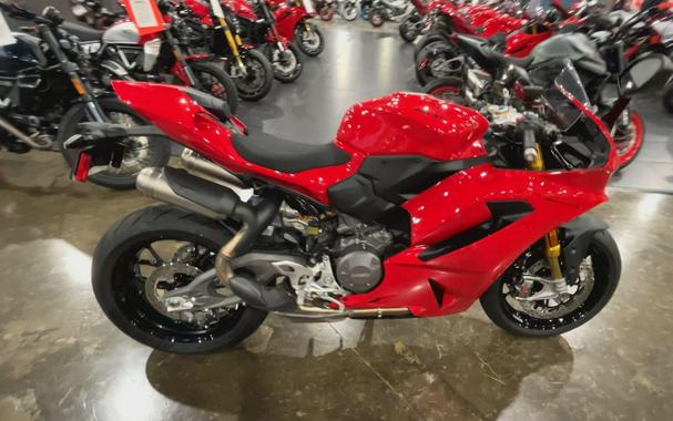 2025 Ducati PANIGALE V2 S 896