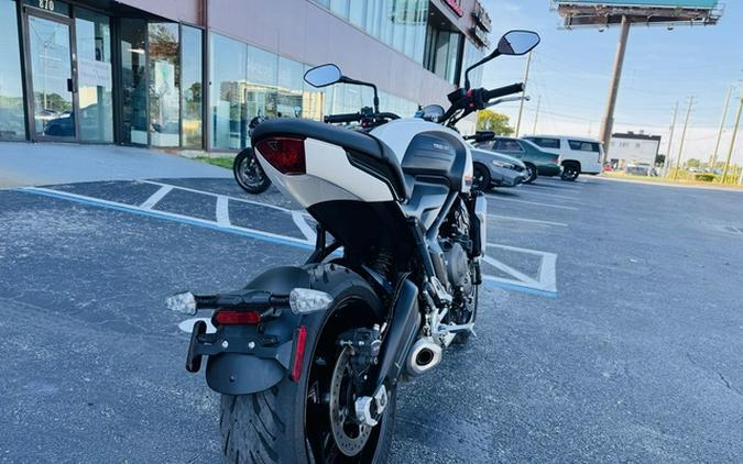 2022 Triumph Trident 660 Crystal White 660 Sapphire Black