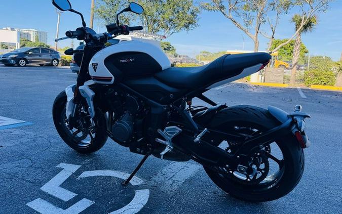 2022 Triumph Trident 660 Crystal White 660 Sapphire Black