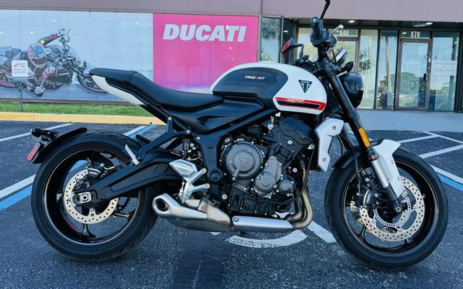 2022 Triumph Trident 660 Crystal White 660 Sapphire Black