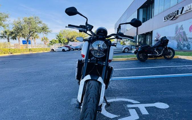 2022 Triumph Trident 660 Crystal White 660 Sapphire Black