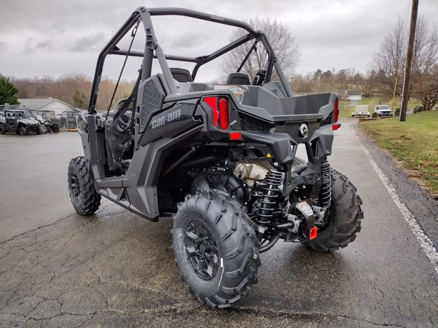 2023 Can-Am Maverick Trail DPS 700