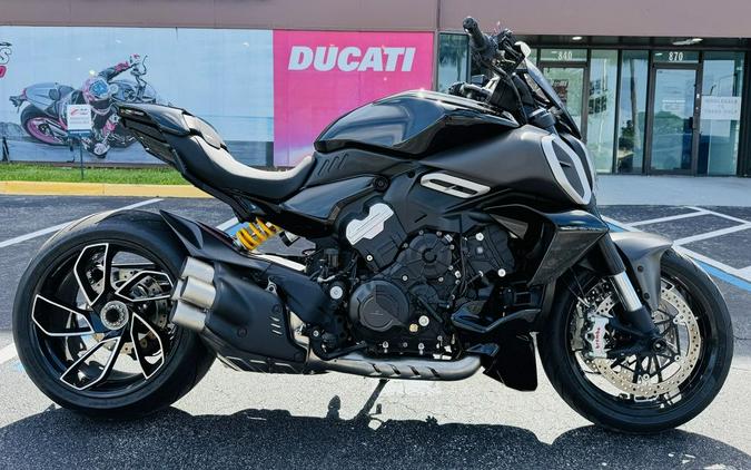 2024 Ducati Diavel V4 Black