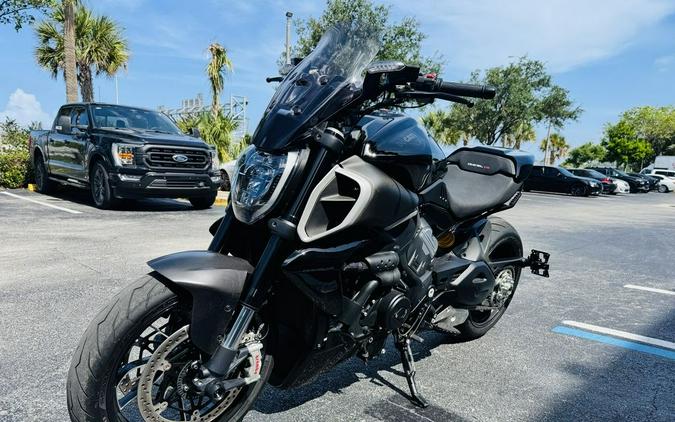 2024 Ducati Diavel V4 Black