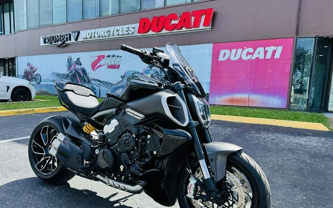 2024 Ducati Diavel V4 Black