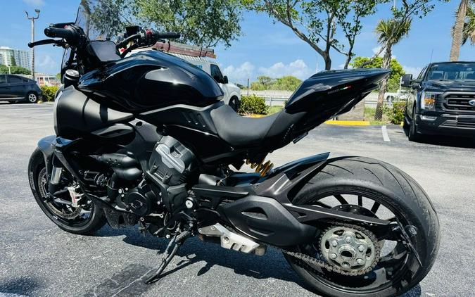 2024 Ducati Diavel V4 Black