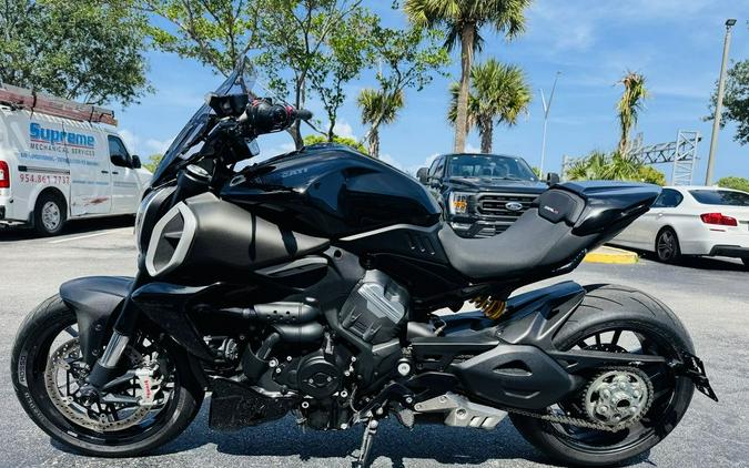 2024 Ducati Diavel V4 Black