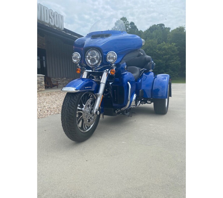 2024 Harley-Davidson Tri Glide Ultra Blue Burst