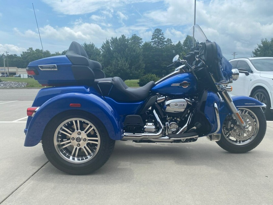 2024 Harley-Davidson Tri Glide Ultra Blue Burst