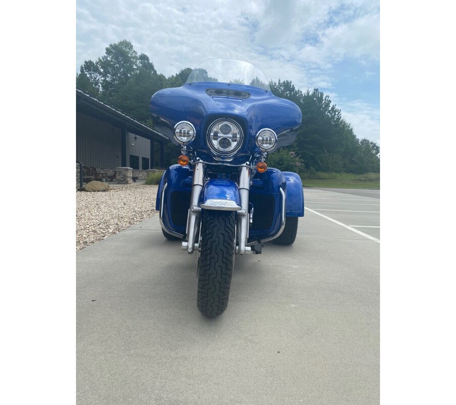 2024 Harley-Davidson Tri Glide Ultra Blue Burst