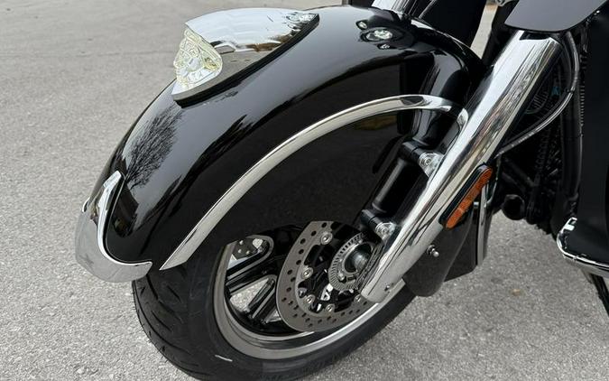 2025 Indian Motorcycle® Roadmaster® w/PowerBand Audio Black Metallic