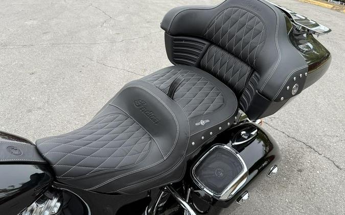 2025 Indian Motorcycle® Roadmaster® w/PowerBand Audio Black Metallic