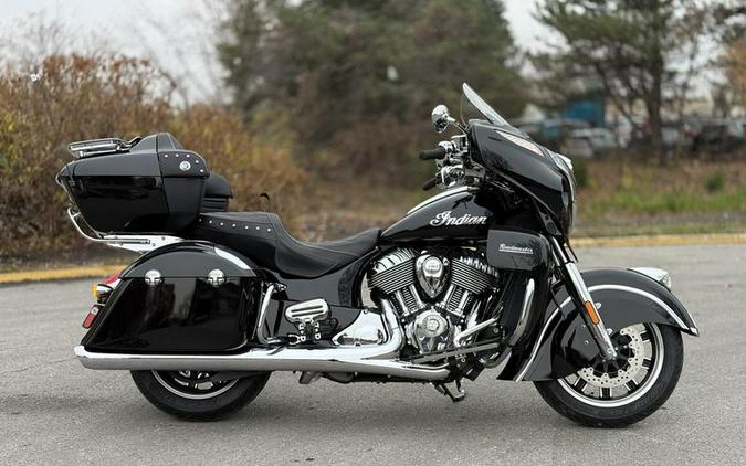 2025 Indian Motorcycle® Roadmaster® w/PowerBand Audio Black Metallic