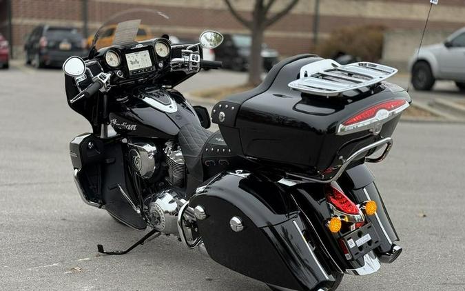 2025 Indian Motorcycle® Roadmaster® w/PowerBand Audio Black Metallic