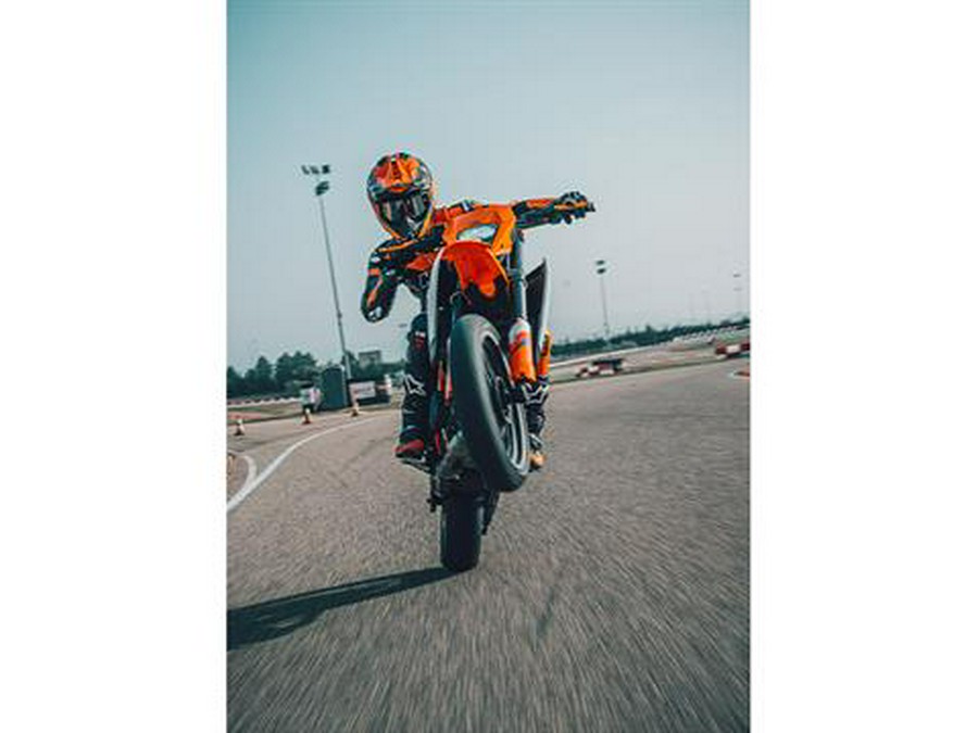 2026 KTM 390 SMC R