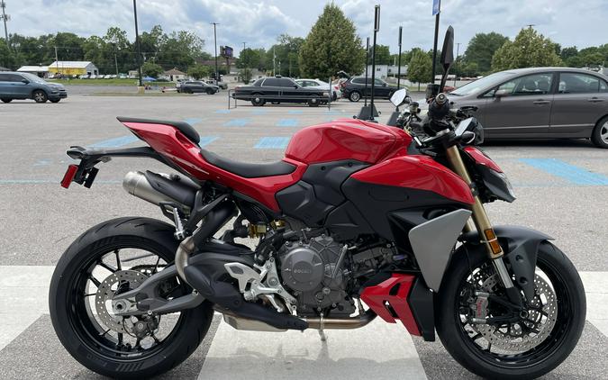 2026 Ducati Streetfighter V2 - DEMO -