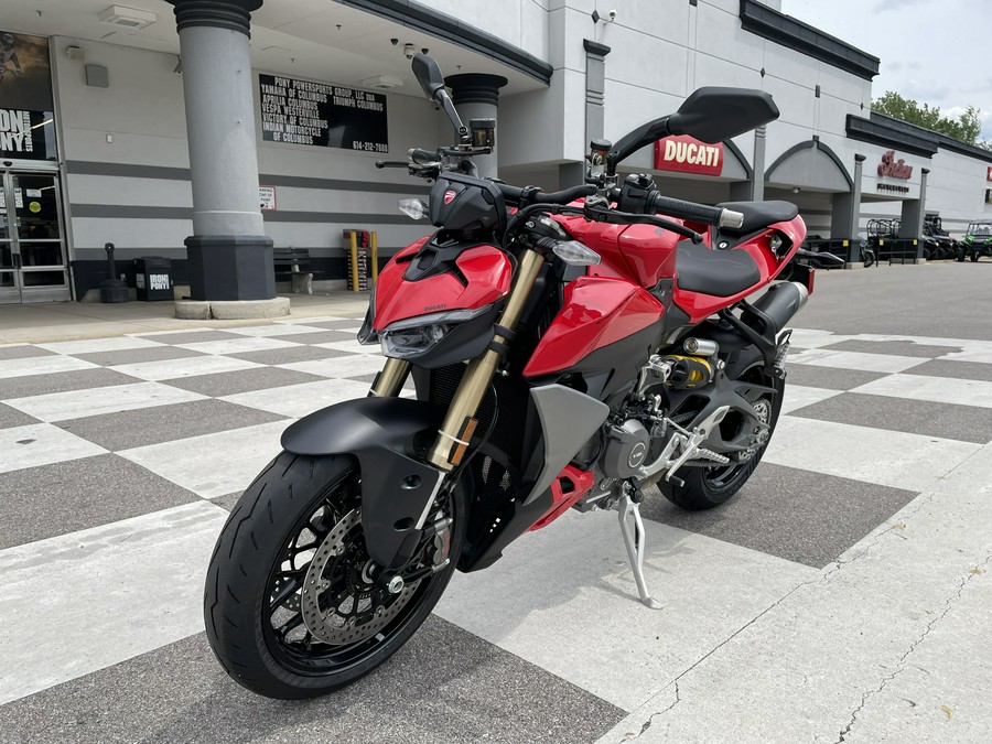 2026 Ducati Streetfighter V2 - DEMO -