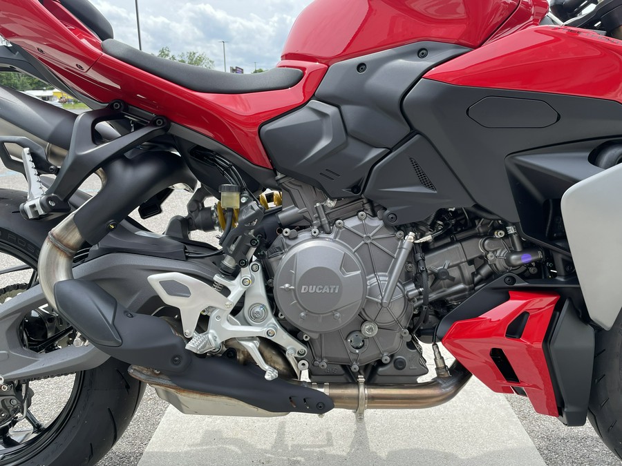 2026 Ducati Streetfighter V2 - DEMO -