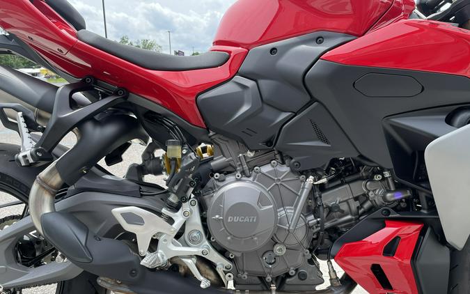 2026 Ducati Streetfighter V2 - DEMO -