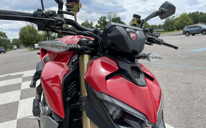 2026 Ducati Streetfighter V2 - DEMO -