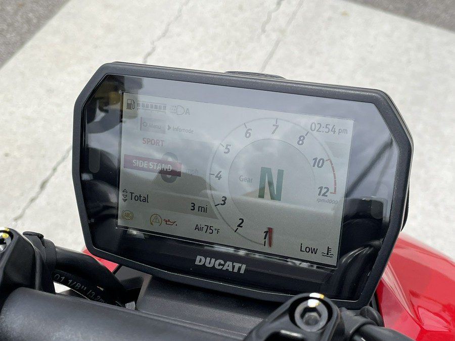 2026 Ducati Streetfighter V2 - DEMO -