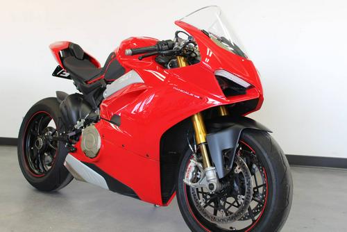 2018 Ducati Panigale V4 S – First Ride