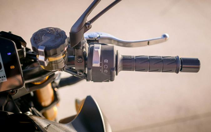 2026 Kawasaki Z1100 SE ABS