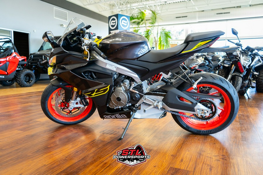2026 Aprilia RS 660 - VENOM YELLOW