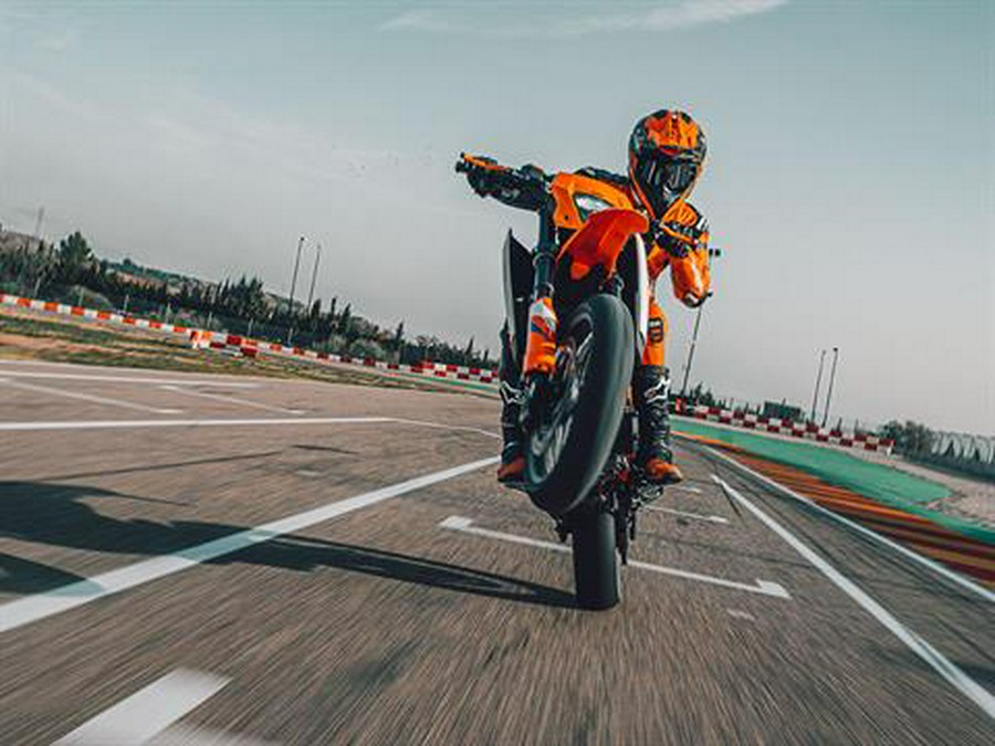 2026 KTM 390 SMC R