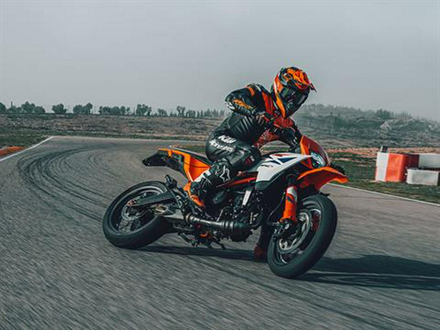 2026 KTM 390 SMC R