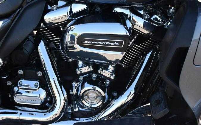2022 Harley-Davidson Tri Glide Ultra Gauntlet Gray Metallic/Vivid Black FLHTCUTG