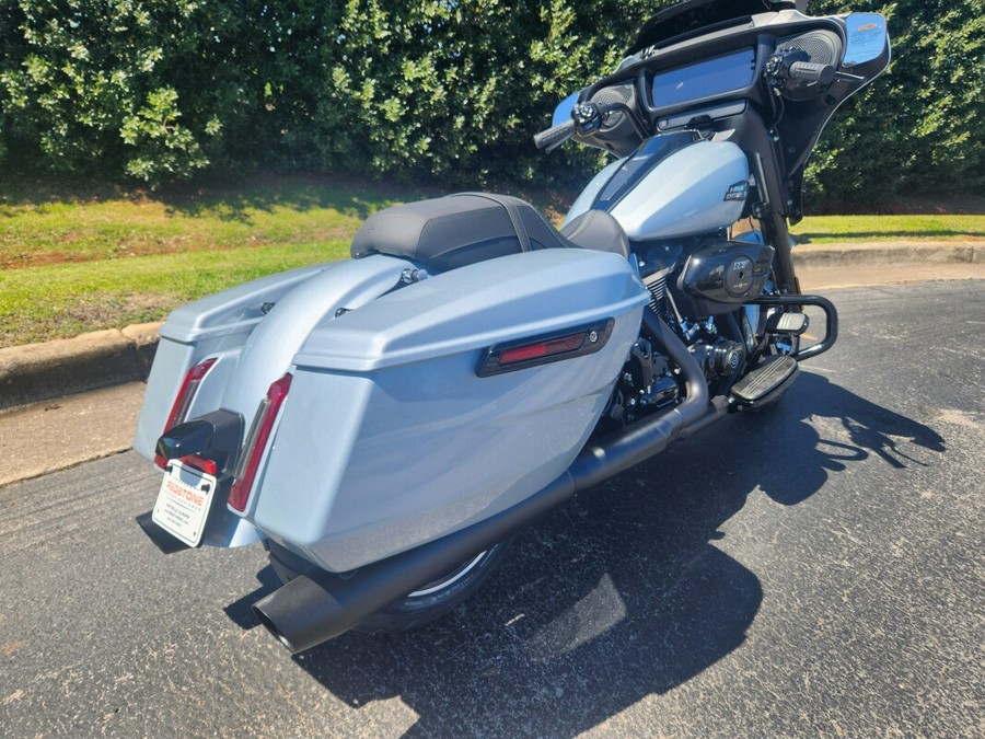 FLHX 2024 Street Glide®