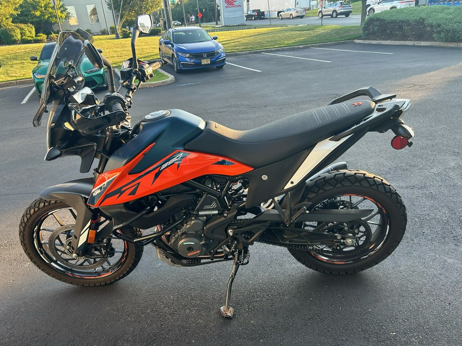 2022 KTM Adventure 390