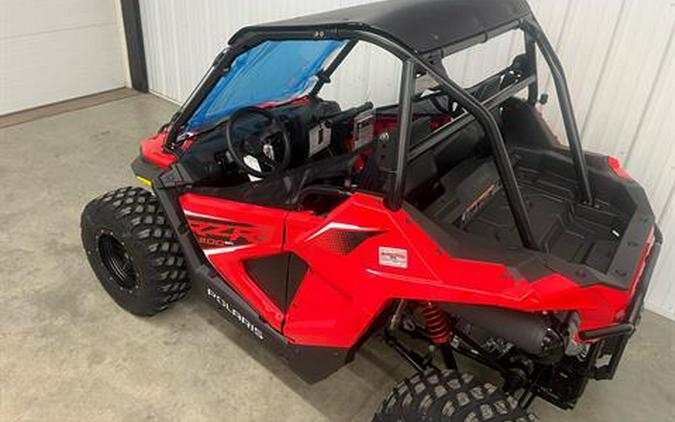 2025 Polaris RZR 200 EFI