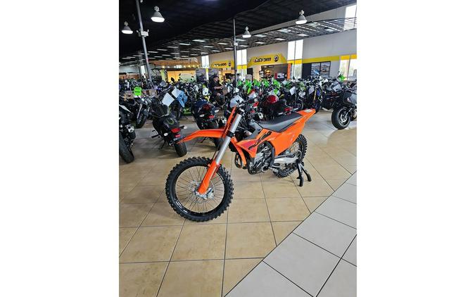2025 450 SX F - KTM