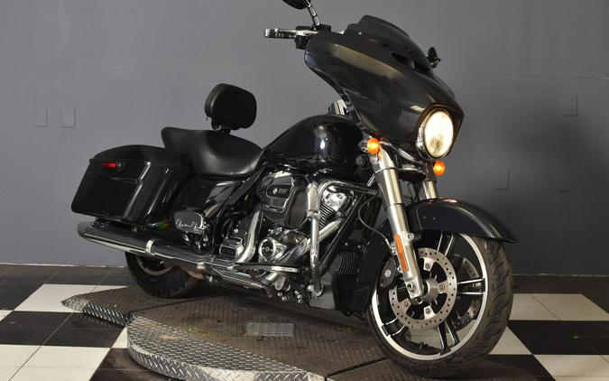 2019 Harley-Davidson Street Glide Midnight Blue FLTRX