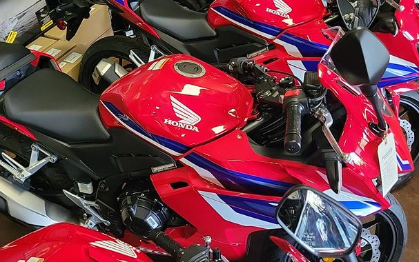 2025 Honda CBR500R ABS