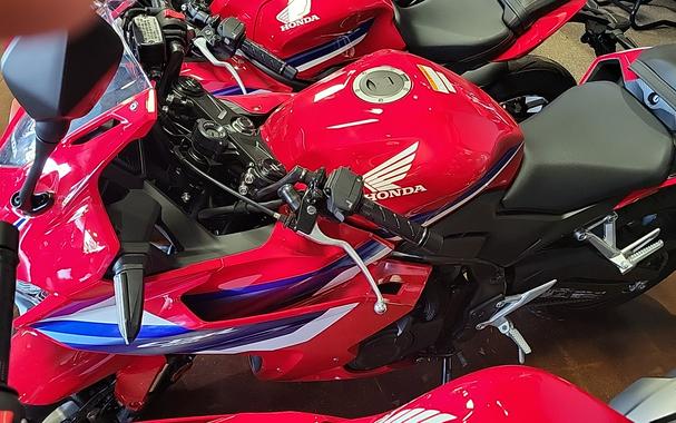 2025 Honda CBR500R ABS