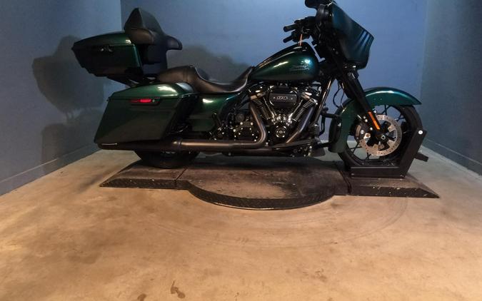 2021 Harley-Davidson Street Glide Special Snake Venom - Black Finish