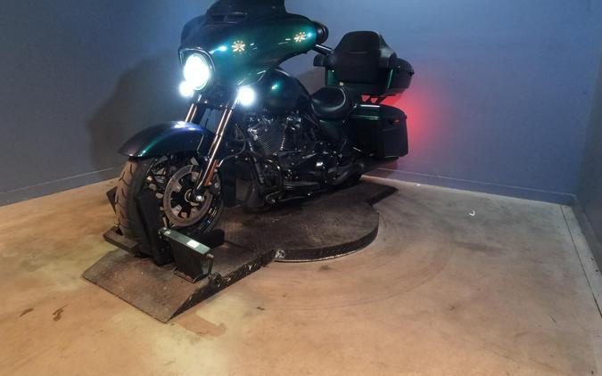 2021 Harley-Davidson Street Glide Special Snake Venom - Black Finish