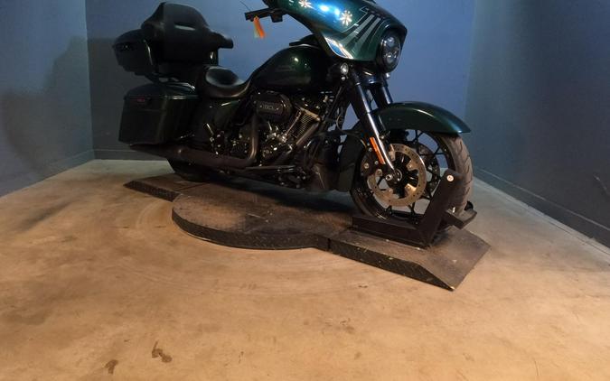 2021 Harley-Davidson Street Glide Special Snake Venom - Black Finish