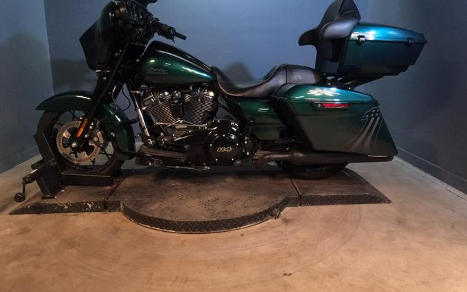 2021 Harley-Davidson Street Glide Special Snake Venom - Black Finish