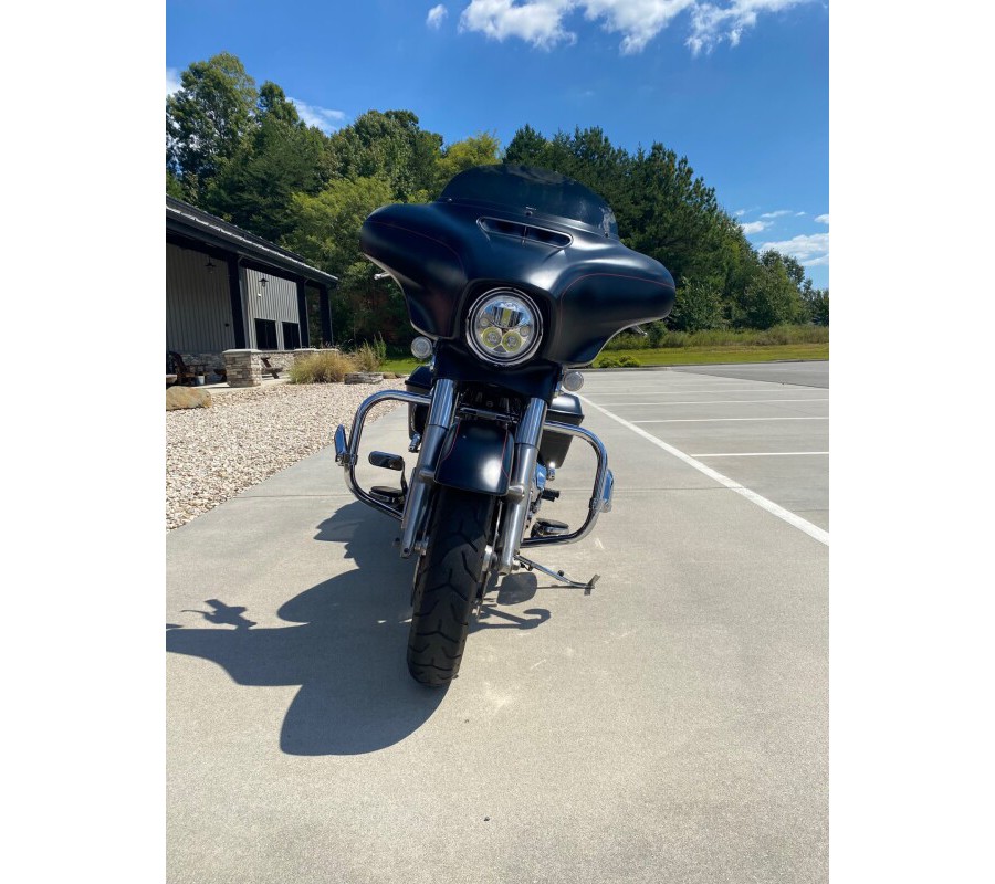 2015 Harley-Davidson Street Glide Special Black Denim & Red Pinstrip