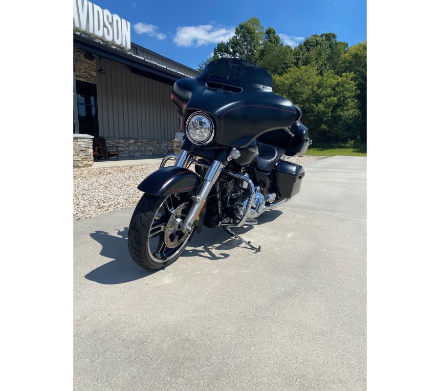 2015 Harley-Davidson Street Glide Special Black Denim & Red Pinstrip