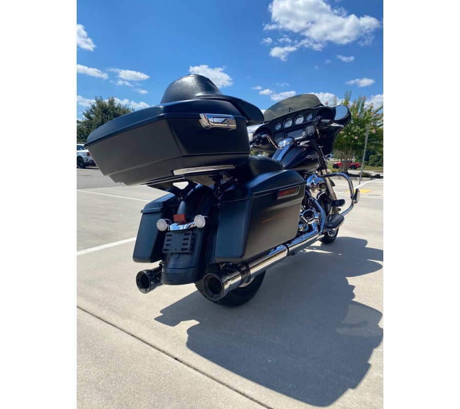 2015 Harley-Davidson Street Glide Special Black Denim & Red Pinstrip