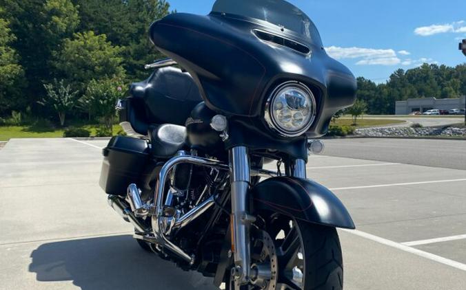 2015 Harley-Davidson Street Glide Special Black Denim & Red Pinstrip