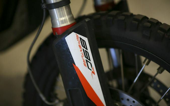 2022 KTM Adventure 890 R