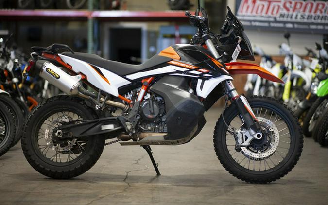 2022 KTM Adventure 890 R