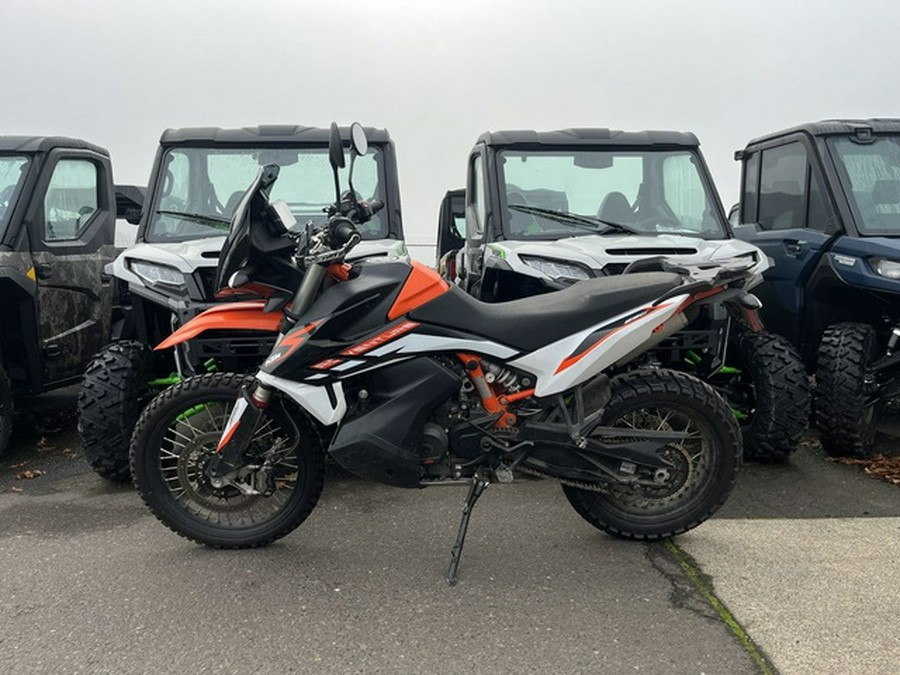 2022 KTM Adventure 890 R