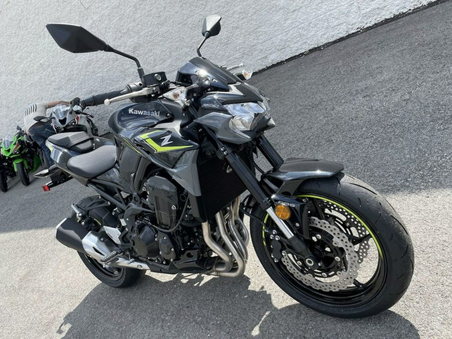 2024 Kawasaki Z900 ABS Metallic Spark Black/Metallic Matte Dark